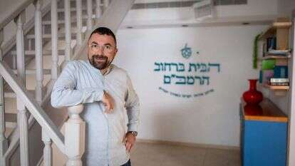 אריה אקרמן, בעל מרחב אירוח למשפחות "הבית ברחוב הרמב"ם". | אריק סולטן
