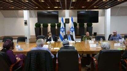 בני המשפחות במפגש עם נתניהו, בשבוע שעבר. | עמוס בן־גרשום, לע"מ