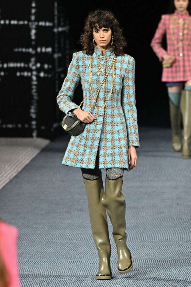 עד מעל הברך. | גטי אימג'ס