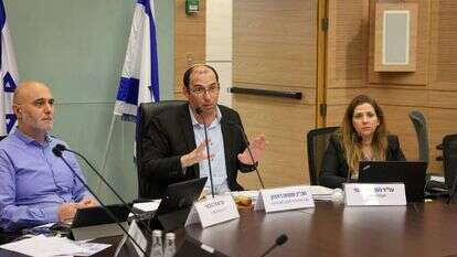 ח"כ שמחה רוטמן בדיון בוועדת החוקה | נועם מושקוביץ, דוברות הכנסת