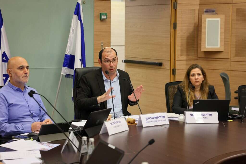 ח"כ שמחה רוטמן בדיון בוועדת החוקה | נועם מושקוביץ, דוברות הכנסת ח"כ שמחה רוטמן בדיון בוועדת החוקה | נועם מושקוביץ, דוברות הכנסת