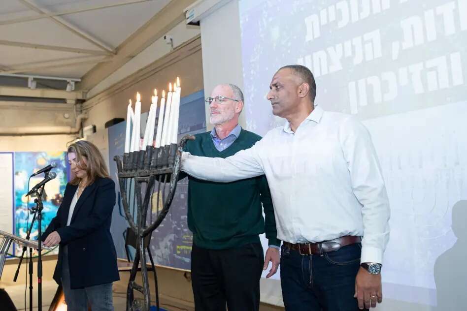 תא"ל דדי שמחי (ימין) וד"ר יחיאל לייטר