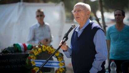 צבי זמיר. | יונתן זינדל, פלאש 90