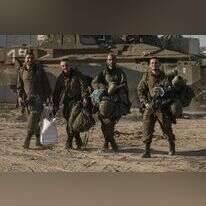 התקווה שהחיילים שיחזרו משדות הקרב ילמדו בינה את החברה הישראלית צפויה להתבדות. חיילים בגבול עזה. | פלאש 90