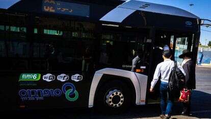 אוטובוס של חברת סופרבוס. | אוליבר פיטוסי, פלאש 90