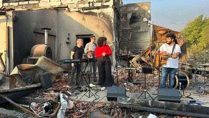 דניאל וייס והלהקה. | אורלי גולדקלנג