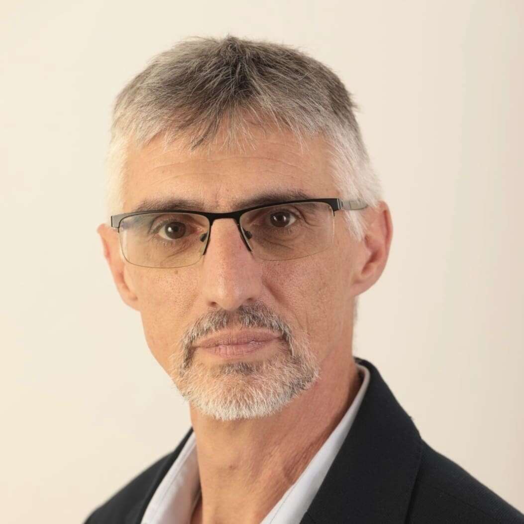 בני סבטי | ללא קרדיט