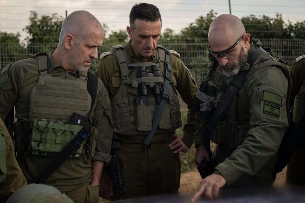 הרמטכ"ל הלוי, ראש השב"כ בר ותא"ל גולדפוס בחאן יונס. | דובר צה"ל