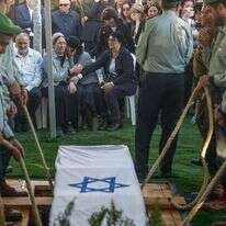 הלווייתו של רועי יוחאי יוסף מרדכי, שנפל בקרב בעזה. | מרים אלסטר, פלאש 90