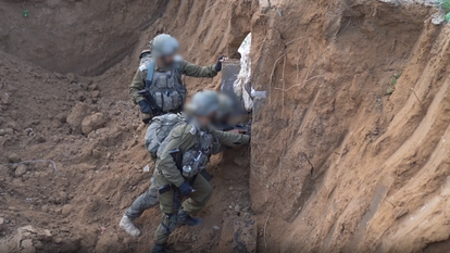 צוות הקרב של חטיבת הנח"ל ליד פיר הכניסה למנהרת הטרור. | דובר צה"ל