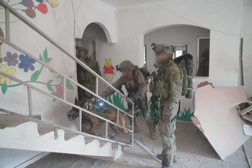 לוחמי צוות הקרב של הצנחנים בפעילות בחאן יונס. | דובר צה"ל