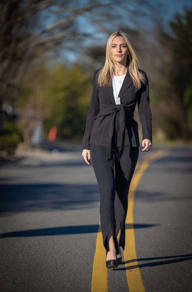 אמילי אוסטין. | שחר עזרן אמילי אוסטין. | שחר עזרן