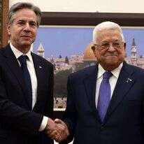 מזכיר המדינה האמריקני אנתוני בלינקן ויו"ר הרשות הפלסטינית אבו מאזן ברמאללה. | Jaafar Ashtiyeh, AP מזכיר המדינה האמריקני אנתוני בלינקן ויו"ר הרשות הפלסטינית אבו מאזן ברמאללה. | Jaafar Ashtiyeh, AP