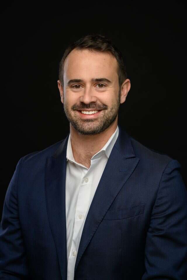 סשה דרטווה, מנכ"ל התנועה למניעת אנטישמיות (CAM). | CAM