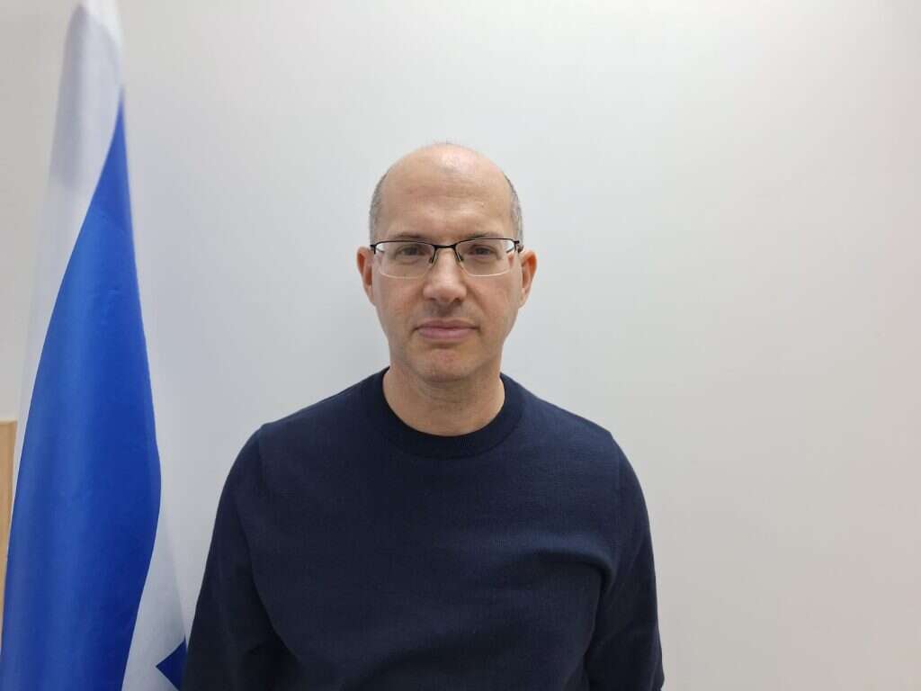 טל בארי. | עלמא