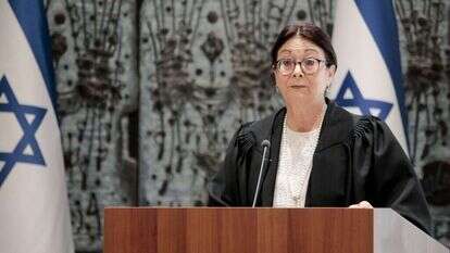 אסתר חיות. | אורן בן־חקון