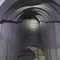 מנהרת חמאס בחאן־יונס שהוחזקו בה חטופים. | דובר צה"ל