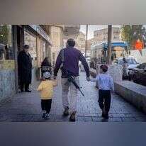 לוחם מילואים ברחובות ירושלים. | חיים גולדברג, פלאש 90