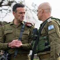 הרטמכ"ל רב אלוף הרצי הלוי (משמאל) ומפקד פיקוד הצפון אלוף אורי גורדין. | דובר צה"ל