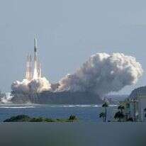 שיגור רכב החלל לירח במרכז החלל בטניגושימה, יפן. | רויטרס