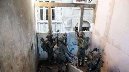 מג"ד 890, סא"ל יוני הכהן, עם חייליו בשג'אעיה. | דובר צה"ל