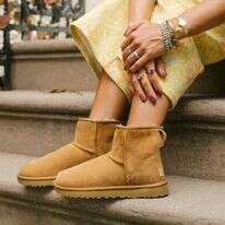 UGG מגפוני | יח"צ