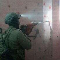 כוחות צה"ל ומג"ב הורסים את בתי המחבלים שביצעו את הפיגוע במחסום המנהרות. | דובר צה"ל