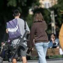 חייל מילואים ובת זוגו בתל אביב. | מרים אלסטר, פלאש 90