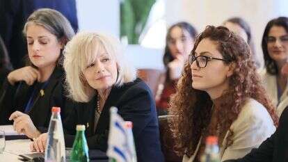 היועצת המשפטית לממשלה גלי בהרב מיארה במהלך ביקור משלחת התובעים הכלליים מחו"ל בישראל. | דוברות משרד המשפטים