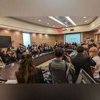 משפחות החטופים מתפרצות לדיון בוועדת הכספים בכנסת