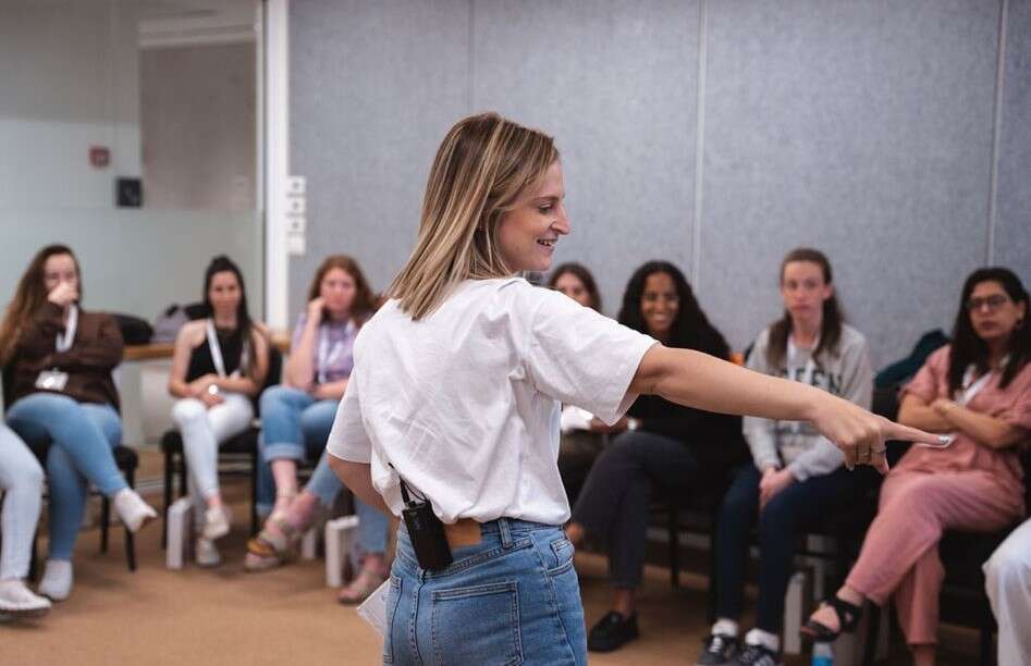 רוני שינקמן בסדנת זוגיות. באדיבות המצולמת