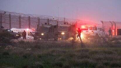 זירת פינוי הפצועים מהאסון בחאן יונס בו נהרגו 21 חיילי צה"ל, סמוך לגדר הרצועה. | רויטרסאמיר כהן