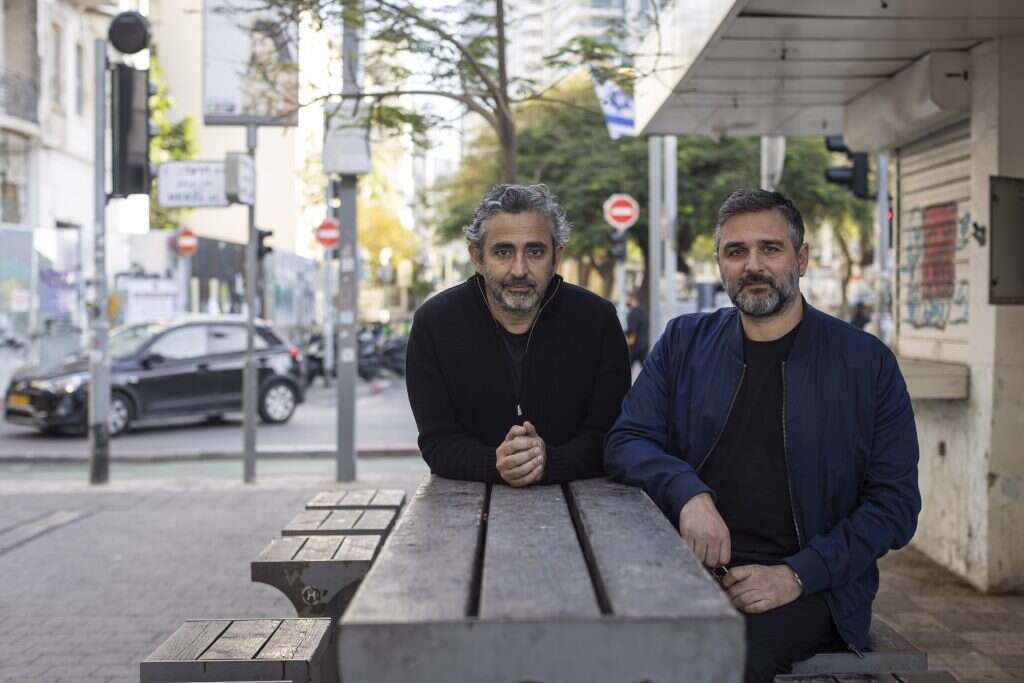 אוליבייה נקש ואריק טולדנו. | אבישג שאר-ישוב