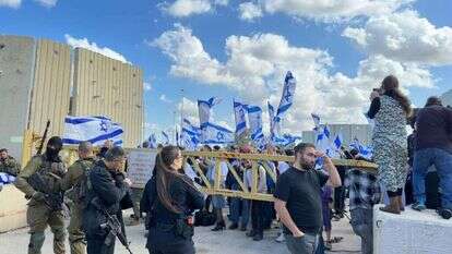 חסימת מעבר כרם שלום. | ישראל אביטבול