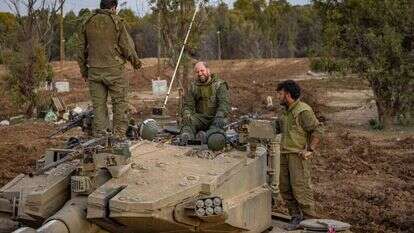 חיילי מילואים בגבול עזה. | חיים גולדברג, פלאש 90 חיילי מילואים בגבול עזה. | חיים גולדברג, פלאש 90