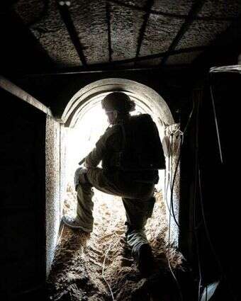 המשך הלחימה במנהרות הוא הישג עצום של צה"ל. חיילים במעבה המתחמים התת־קרקעיים של חמאס. | דובר צה"ל המשך הלחימה במנהרות הוא הישג עצום של צה"ל. חיילים במעבה המתחמים התת־קרקעיים של חמאס. | דובר צה"ל