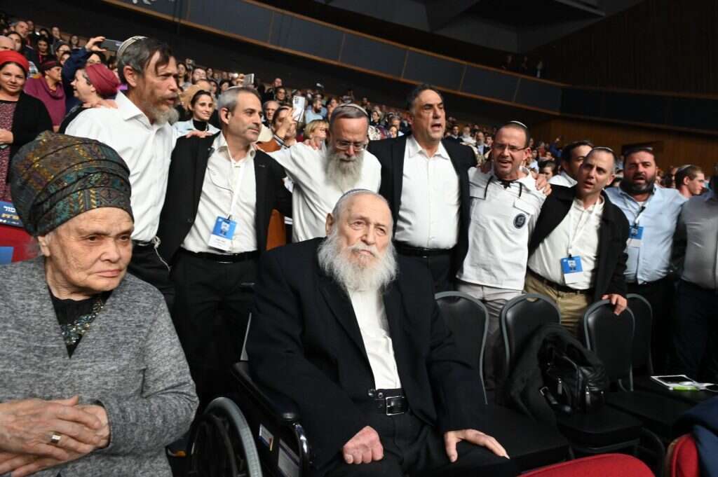 הרב דרוקמן והרבנית שרה באירוע ההצדעה לרב דרוקמן בשנה שעברה. | יוסי זליגר