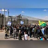 חסימת משאיות הסיוע במעבר ניצנה, בחודש ינואר. | AFP