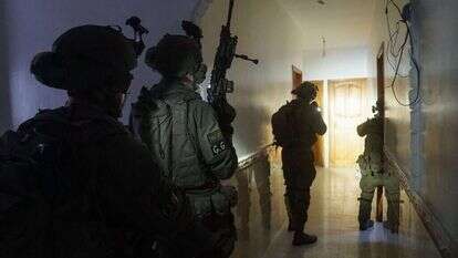 חיילי צה"ל במנהרה מתחת לחאן יונס. | AFP