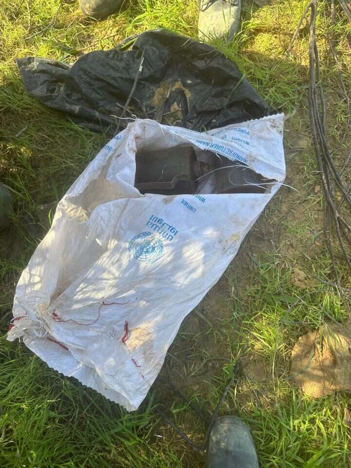 אמל"ח בתוך שקי אונר"א. | דובר צה"ל