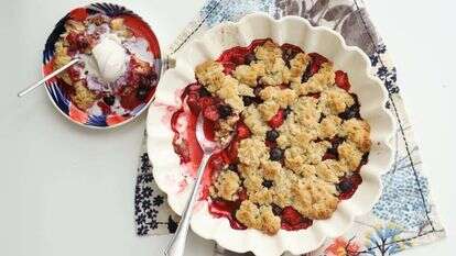 עוגת תותים מהירה והפוכה. | אפרת ליכטנשטט