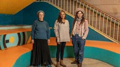 מימין: אורית רז, שני בלוך ויהודית שבתא. | נעמה שטרן