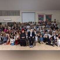 הרב חיים והרבנית שרה דרוקמן ומשפחתם. | אריק סולטן