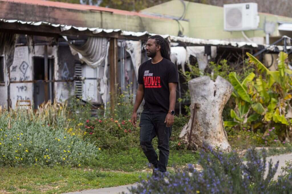 יוסי יחייס. | לירון מולדובן