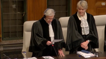 אהרן ברק בהאג. | אתר האו"ם