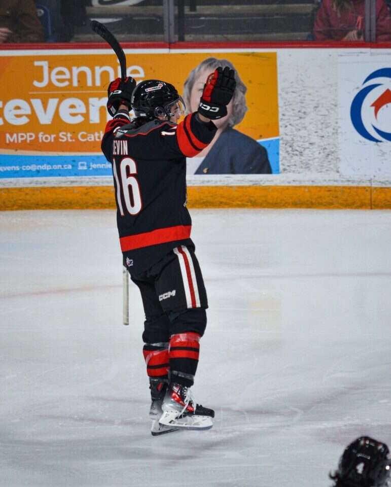 הראש והלב בארץ. לוין בליגה הקנדית. | באדיבות איגוד ההוקי ומייק לוין