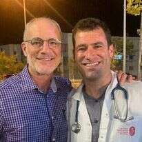 יחיאל לייטר עם בנו משה | באדיבות המשפחה