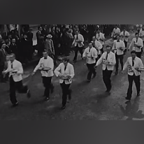 מרוץ המלצרים של פריז. | מסך מיוטיוב