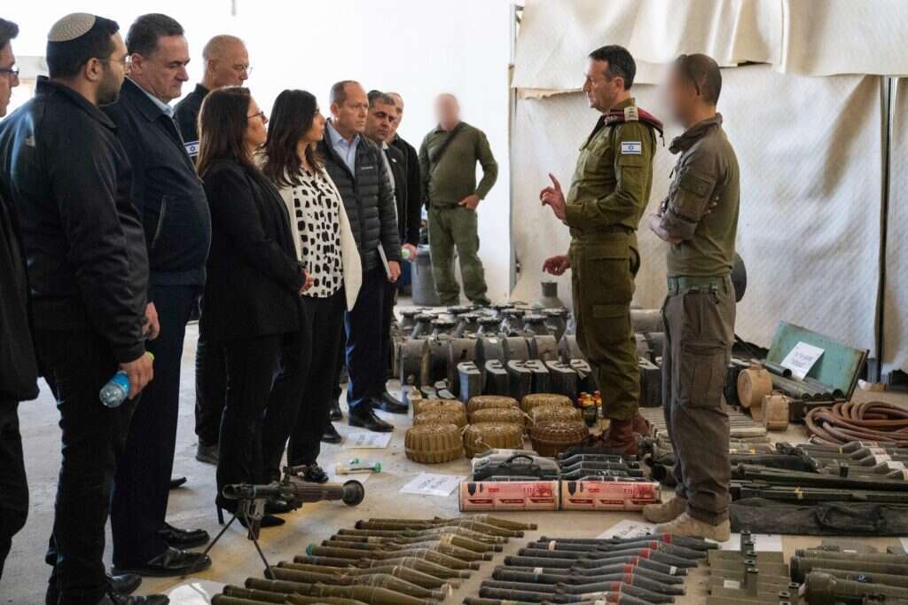 הרמטכ"ל מעביר תדרוך לשרי הממשלה במחנה עמנואל, היום הרמטכ"ל מעביר תדרוך לשרי הממשלה במחנה עמנואל, היום