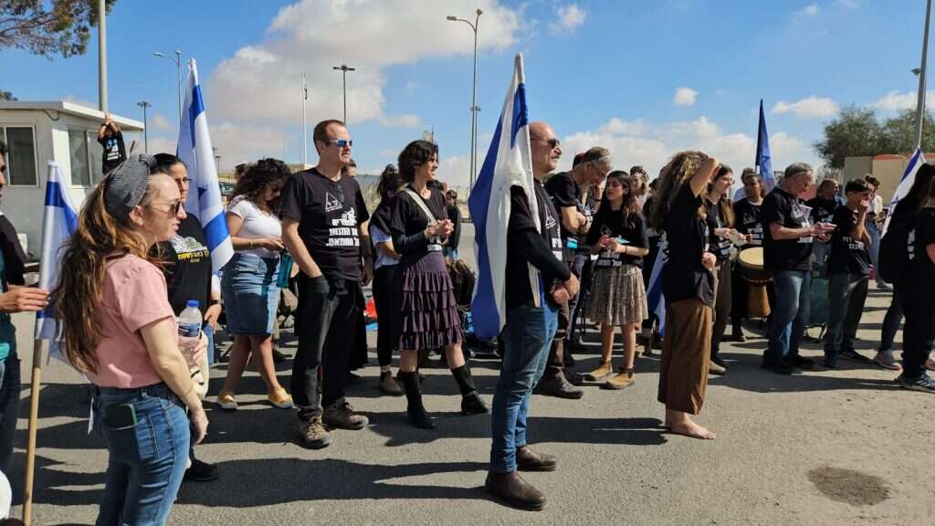 פעילי צו 9 חוסמים את משאיות הסיוע | צו 9